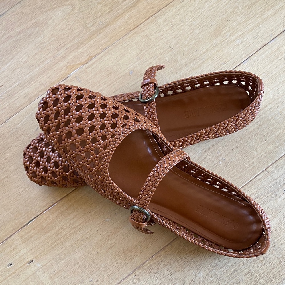 Chic Brown Woven Flats